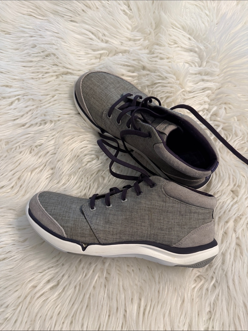 Teva Women’s Gray High-Top Casual Sneakers with Dark Accent Laces size 8.5 BNWOT